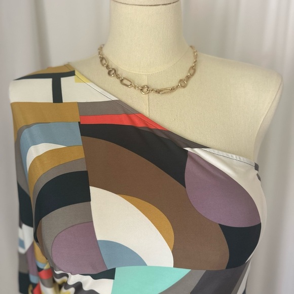BCBGMaxAzria One Shoulder Dress in Multicolor Geometric Pattern (898) - Picture 3 of 12